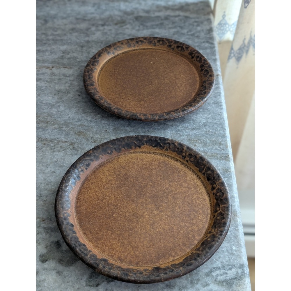 Vtg MCCOY USA Canyon Mesa 7.25" Rustic Brown Pottery Coupe Salad Plates Set of 2